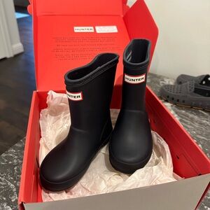 Brand new Hunter rain boots- navy